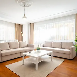 Centrally Located Sleek And Modern Flat In Sisli اسطنبول